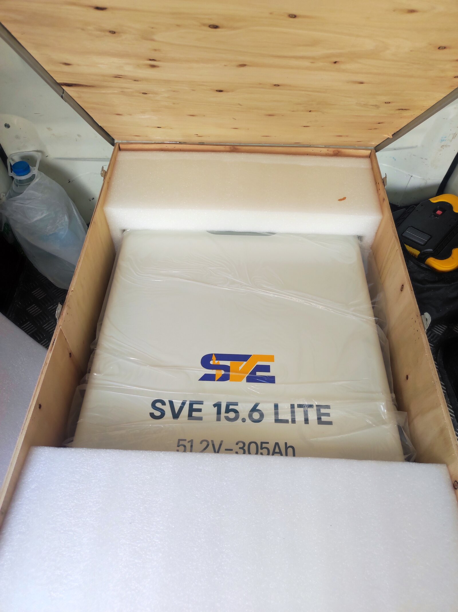 Pin-Lithium-luu-tru-SVE-15.6-kwh-LITE-51.2v-305Ah-1